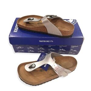Birkenstock Gizeh Silver Thong Sandals || size 36 (us 5.5) || NWT || never worn